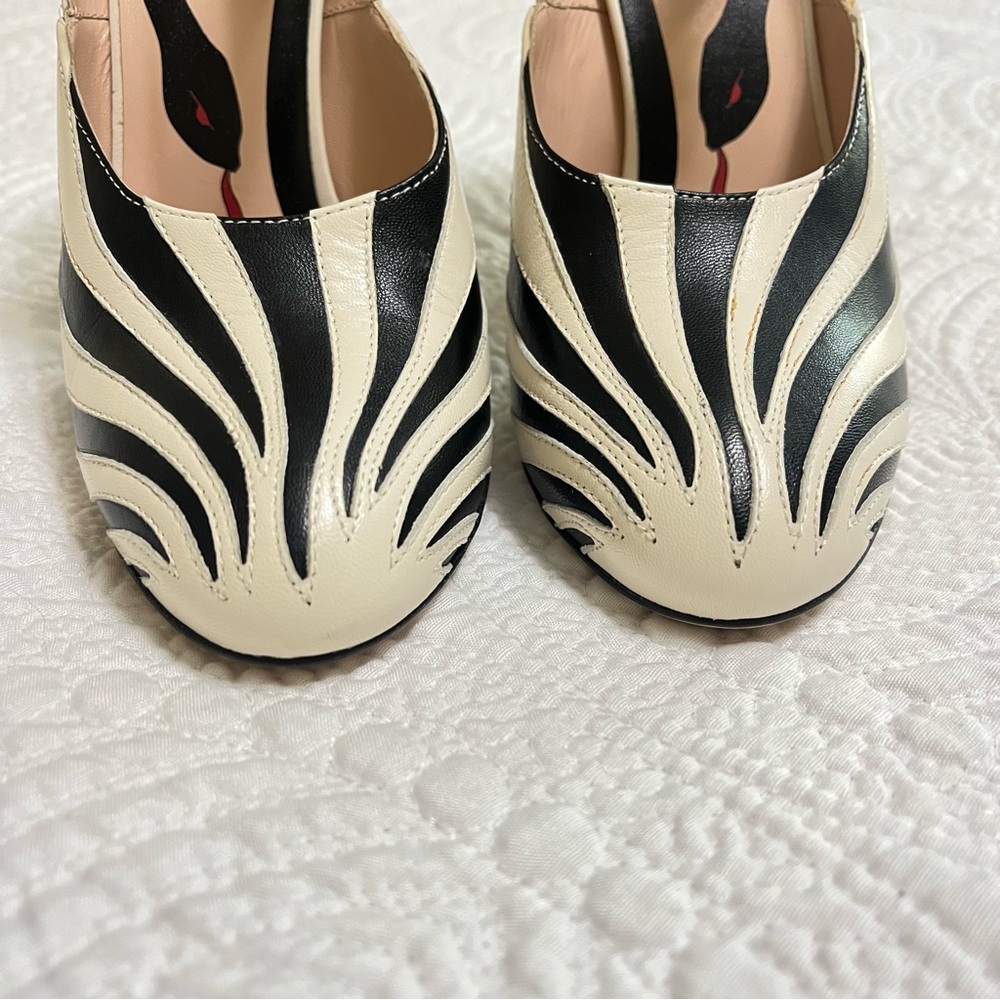 GUCCI Lesley Malaga Pump Heel Zebra Black White Leather Mary Jane Size 37 - Picture 5 of 11